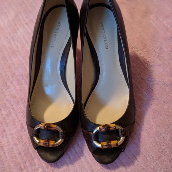 Like new, Black Ann Taylor heels - Picture 1 of 2
